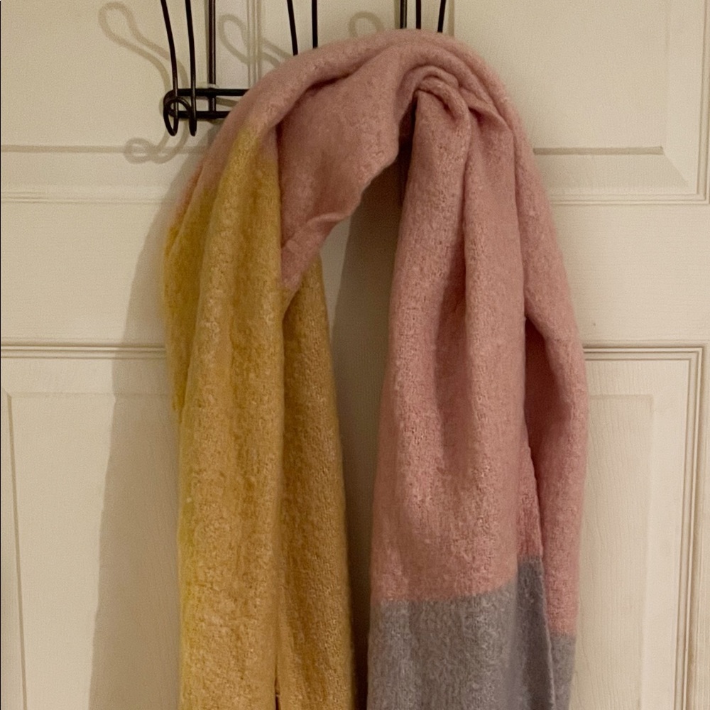 Color block fleece fringed scarf